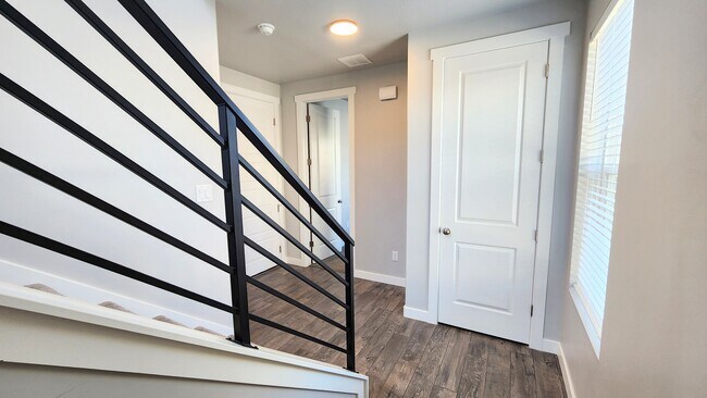 Building Photo - 2773 Tower Ml Wy