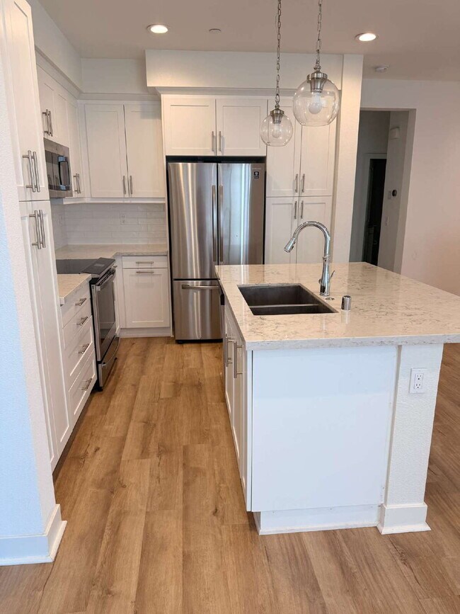 Building Photo - $3,850 - 3 Bed/ 3 Bath Modern Townhome in Santee
