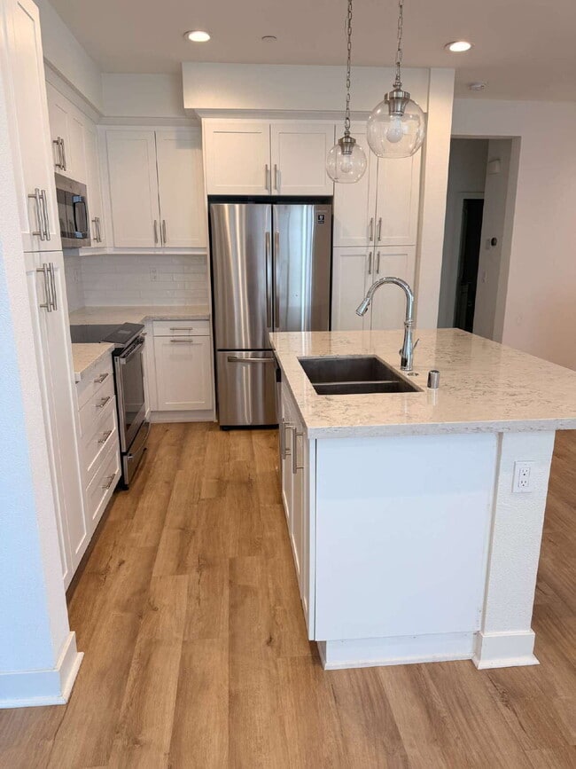 Building Photo - $3,900 - 3 Bed/ 3 Bath Modern Townhome in Santee