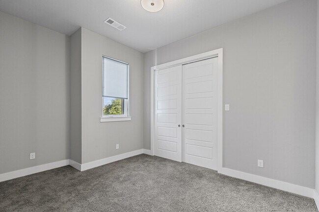 Building Photo - 2832 Wingate St