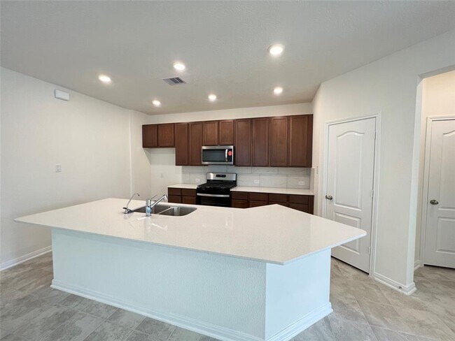 Building Photo - 2107 Katalonia Ln
