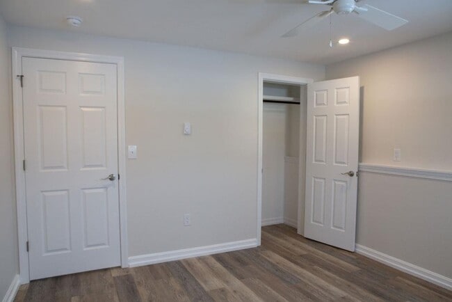 Building Photo - 180 N Main St