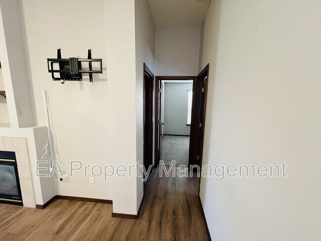 Building Photo - 8016 Lynnhaven Pl NW