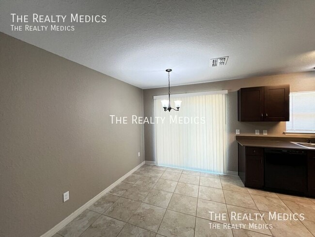 Building Photo - 16147 SW 17th Ave