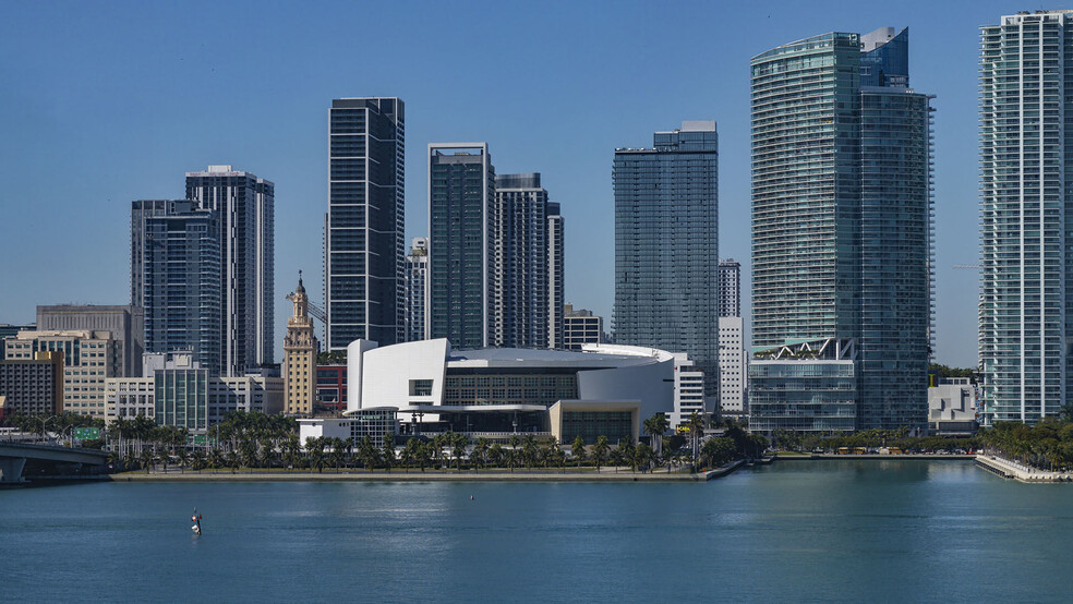 Primary Photo - Miami World Tower