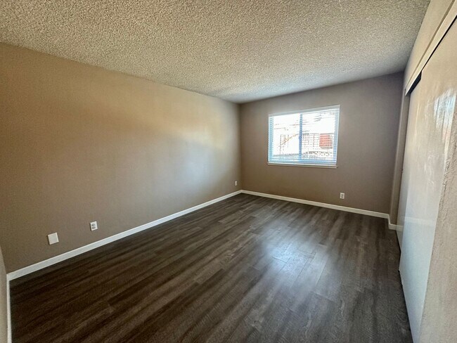 Building Photo - Lovely 2 bed 1 bath!