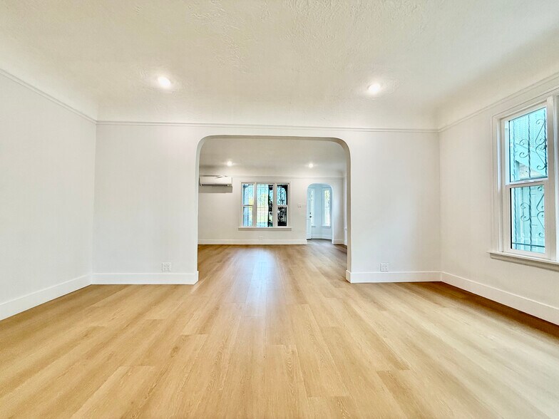 Building Photo - 1221 West Blvd