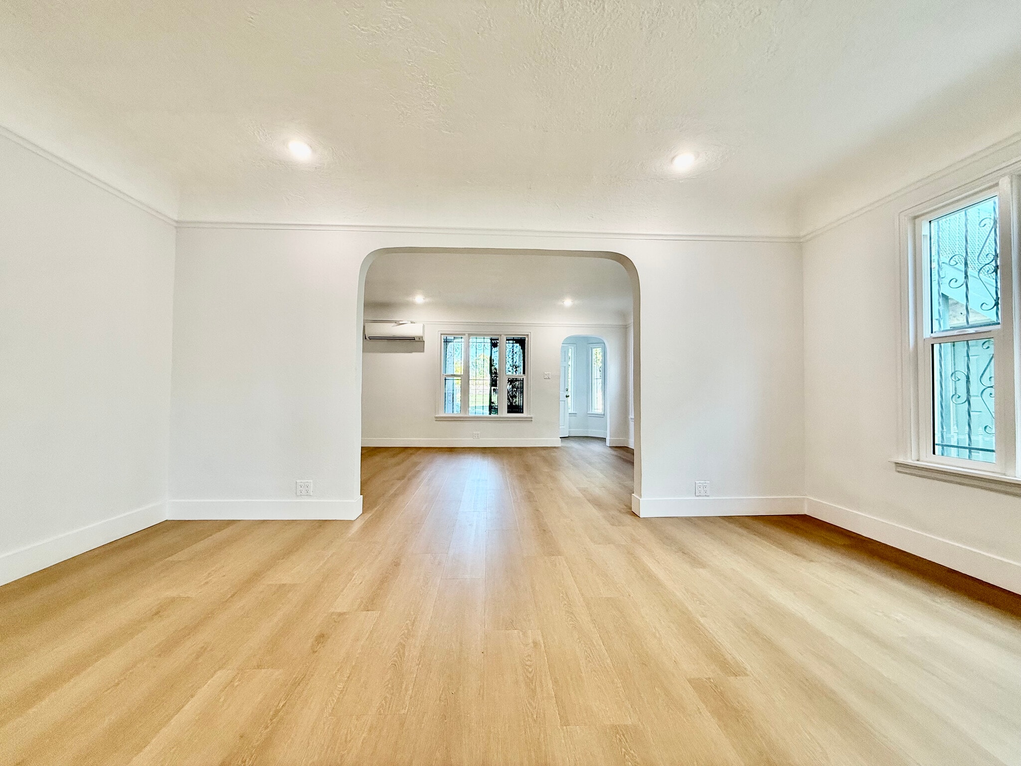 Building Photo - 1221 West Blvd