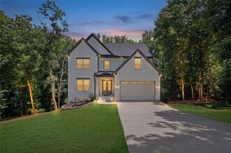 Building Photo - 6181 Shoreland Cir