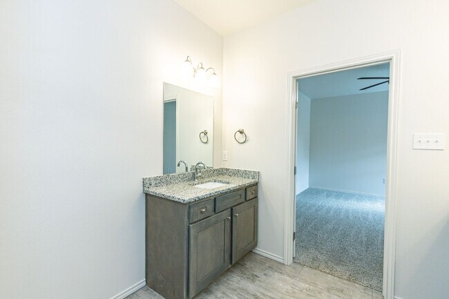 Building Photo - "Charming 2-Bed, 2-Bath Oasis with 1,227 Sq Ft of Comfort in Wolfforth!"