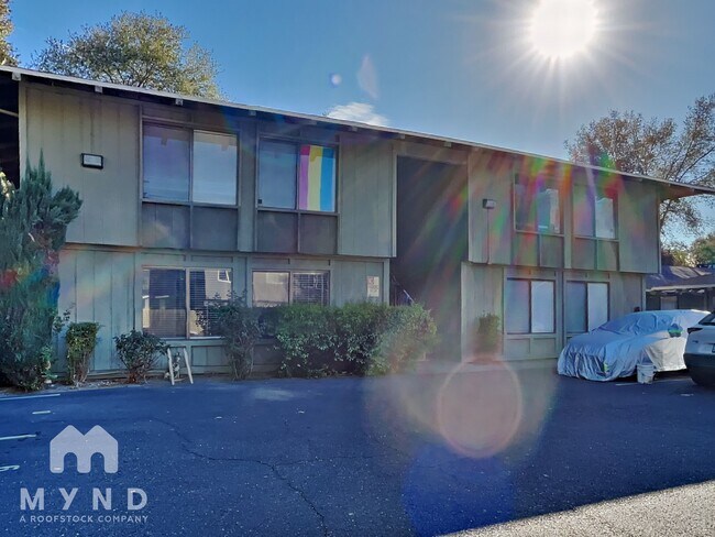 Building Photo - 2336 Villanova Cir