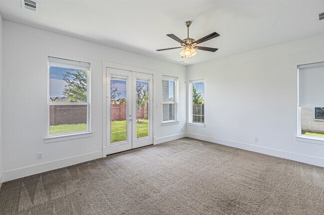 Building Photo - 4878 Limousine Ln