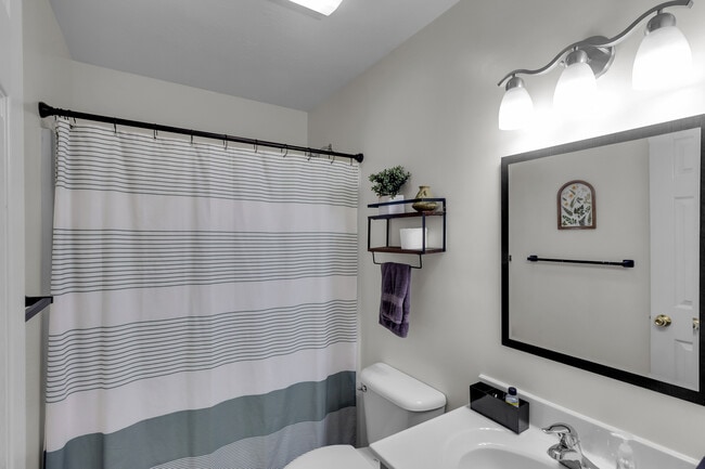 Building Photo - 158 Oakley Dr