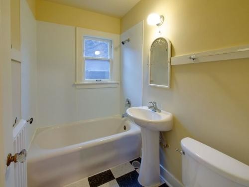 Building Photo - 1 bedroom in Seattle WA 98102