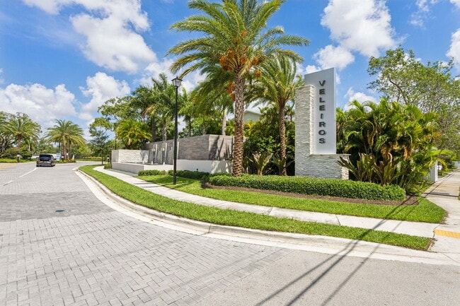 Building Photo - 990 Veleiros Blvd