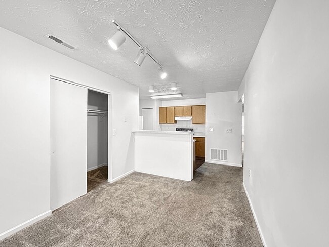 Building Photo - Battle Creek 3 Bedroom / 2 Bath Apartment ...
