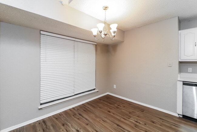 Building Photo - 19 Atlanta Ct