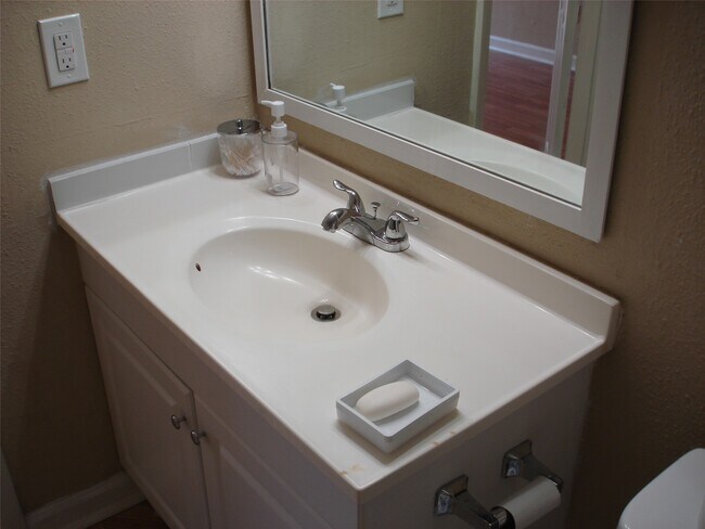 Building Photo - 12955 Woodforest Blvd