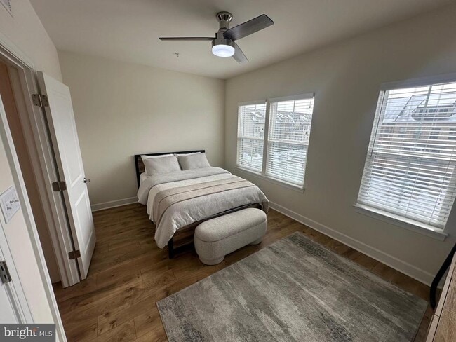 Building Photo - 127 Capital Ct