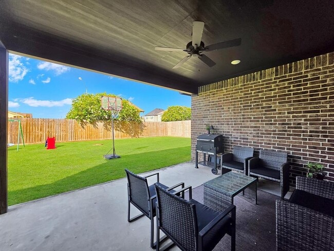 Building Photo - 10340 Dominion Ranch Dr
