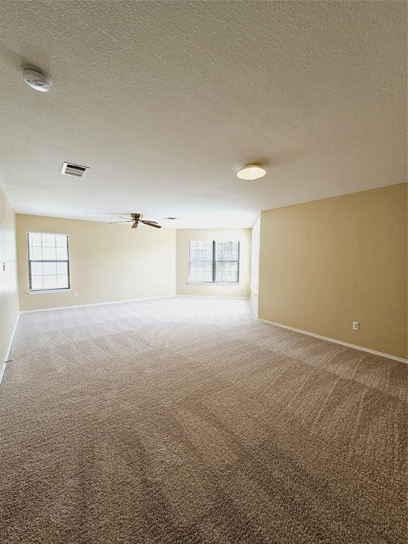Building Photo - 491 Whispering Hollow Dr