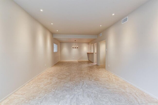 Building Photo - 2209 Sheridan St