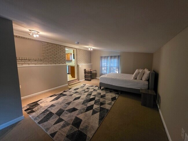 Building Photo - 3659 Ashwood Dr SE