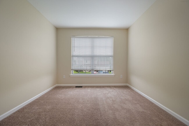 Building Photo - 265 Burnham Ln