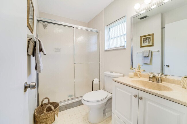 Building Photo - 5890 Sugar Palm Ct