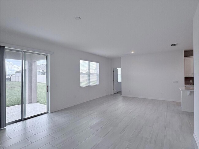 Building Photo - 609 Duke Dr