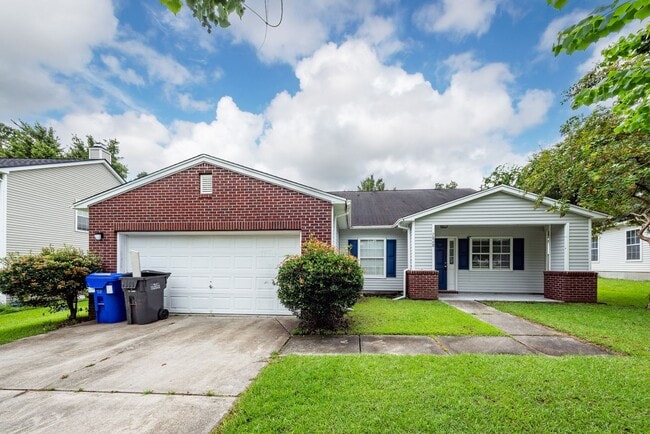 Primary Photo - 4 Bedroom, 2 Bathroom Home in Park Hill Pl...