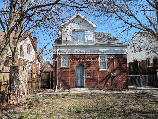 Building Photo - 9171 Bishop-4BR Bungalow - Hardwoods/Updated Kitchen - Yorkshire Woods - 48224