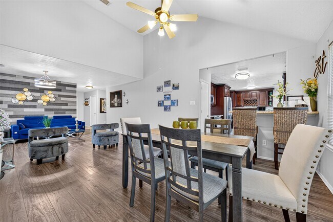 Building Photo - 4754 Lonestone Cir