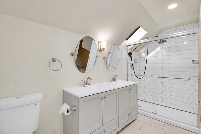 Building Photo - 6554 High Cir