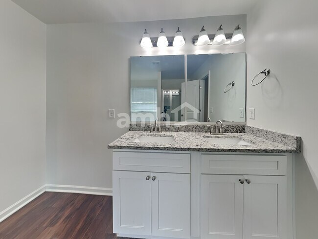 Building Photo - 36 Jones Creek Cir