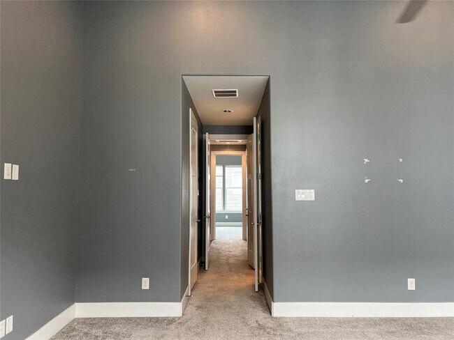 Building Photo - 2620 Rusk St