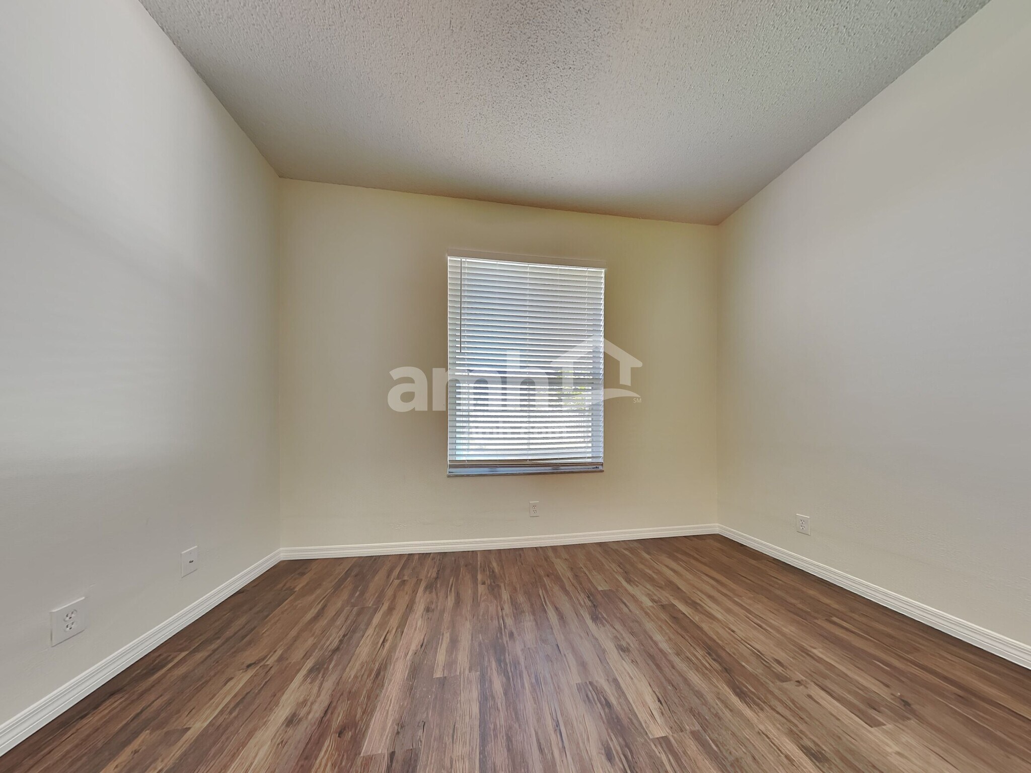 Building Photo - 12727 Westwood Lakes Blvd