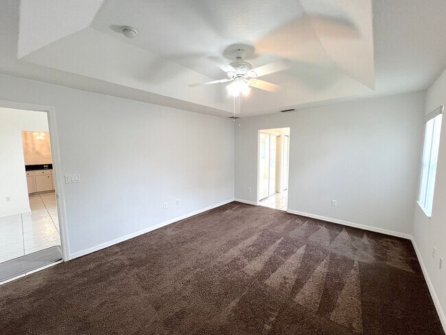 Building Photo - 106 Point of Woods Dr