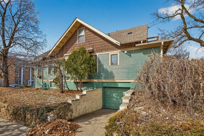 Building Photo - 3553 Dupont Ave S