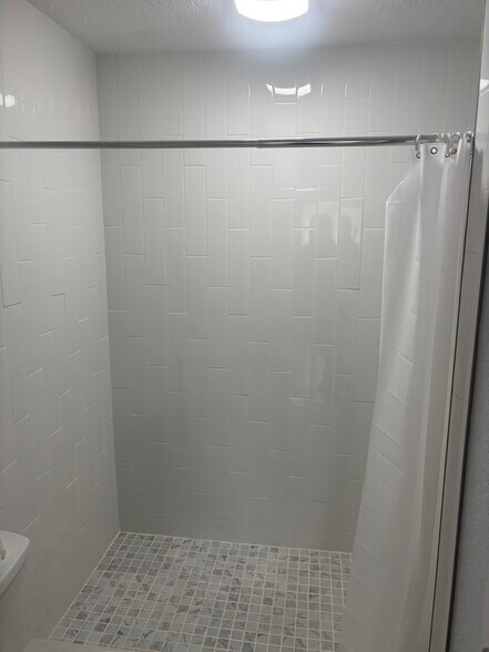 Building Photo - 2544 Iowa St