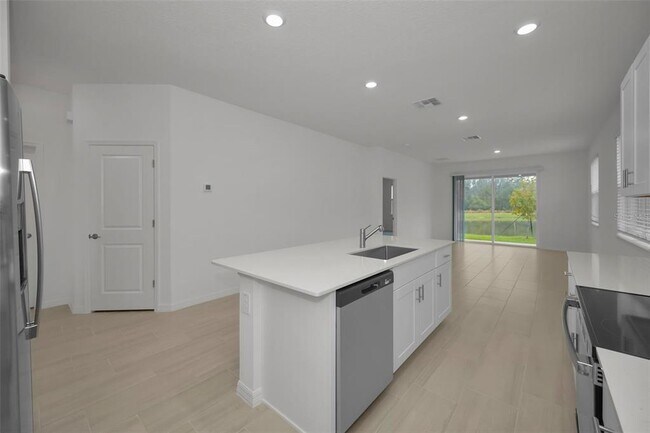 Building Photo - 18200 Pleasantview Blvd