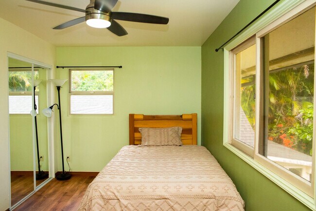 Building Photo - Spacious 4-Bedroom Retreat in Haiku with S...