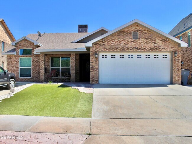Primary Photo - 704 Colchester Dr