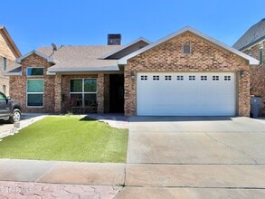 Building Photo - 704 Colchester Dr
