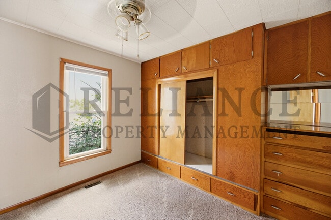 Building Photo - 1028 W Munnell Ave