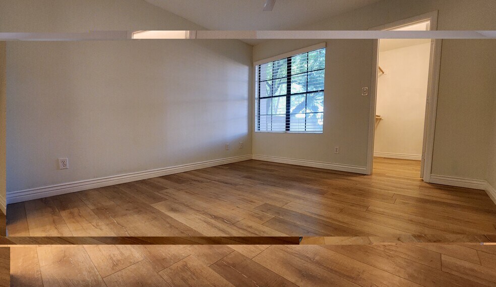 Master bedroom - 6885 E Cochise Rd