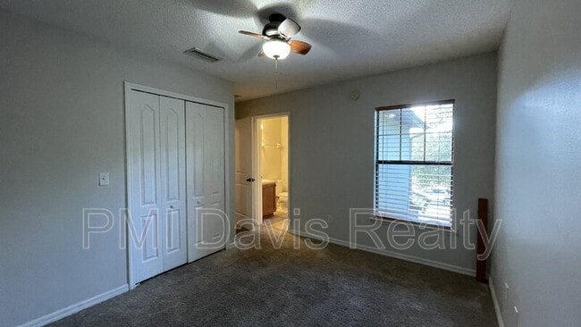 Building Photo - 4609 Playschool Dr