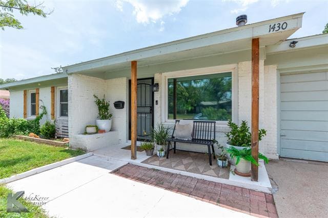 Building Photo - 1430 Westview Dr