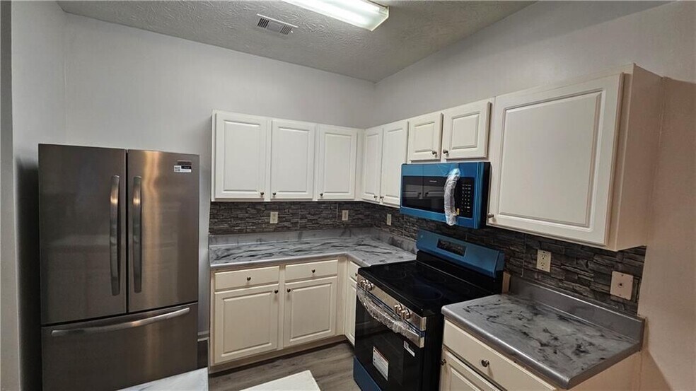 Building Photo - 1501 Parc Main St