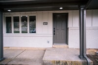 Building Photo - 732 Hislop Dr